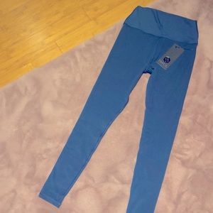 NWT Scorpio Sol Air Lux Legging in Ocean Blue size M